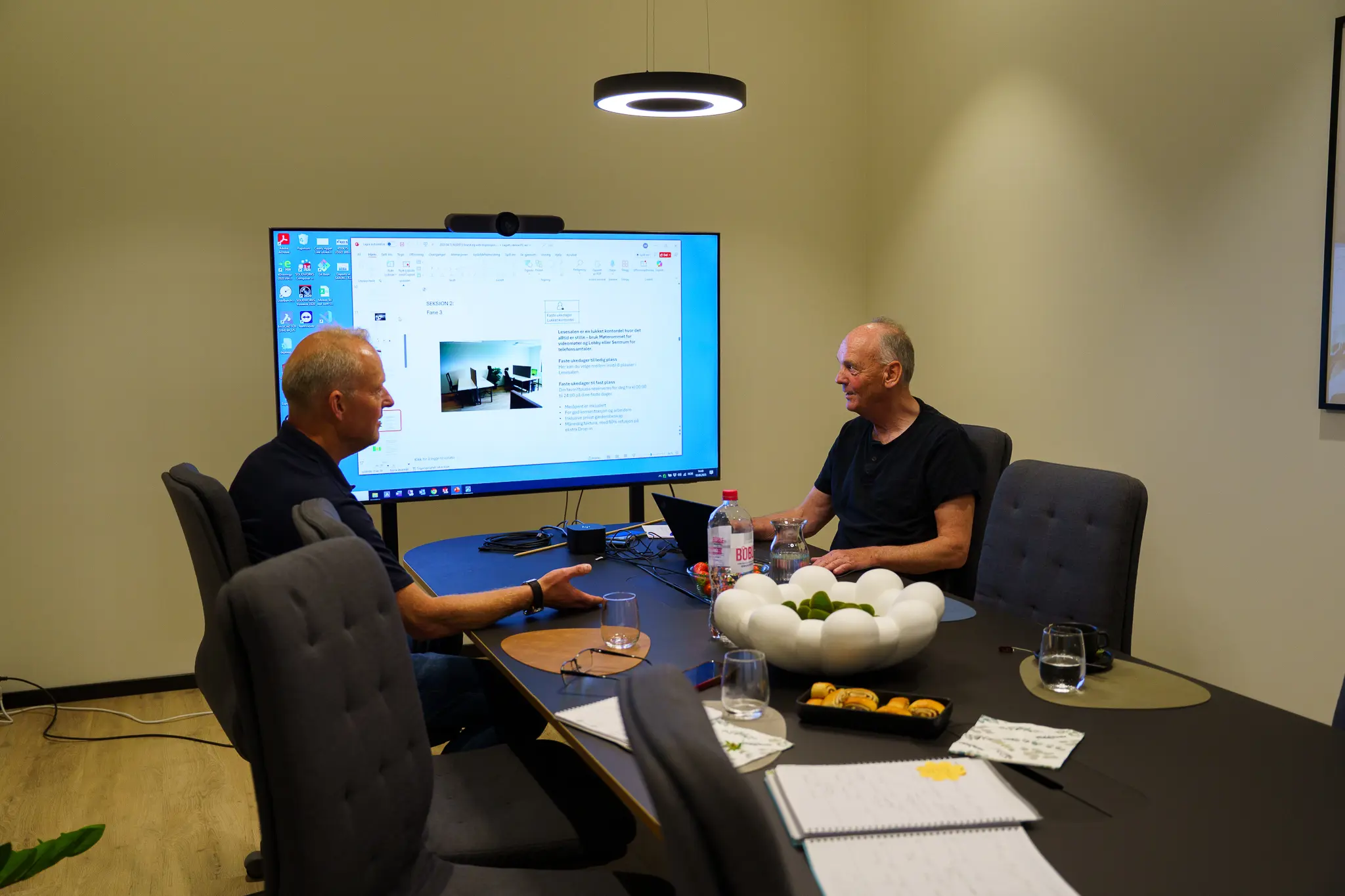 Konferanserommet: møterommet vårt for 8 personer